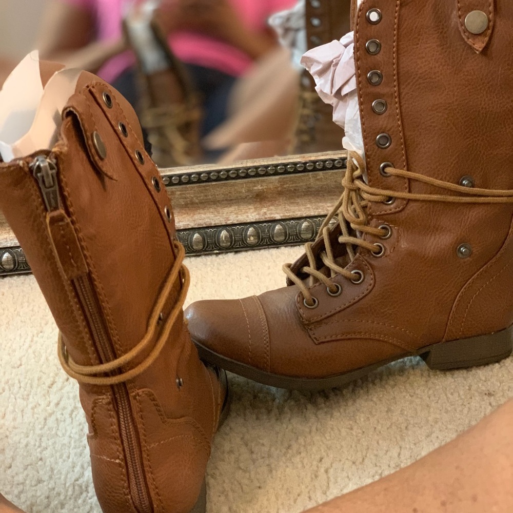 Tan Long lace up boots combat boots size 6.5